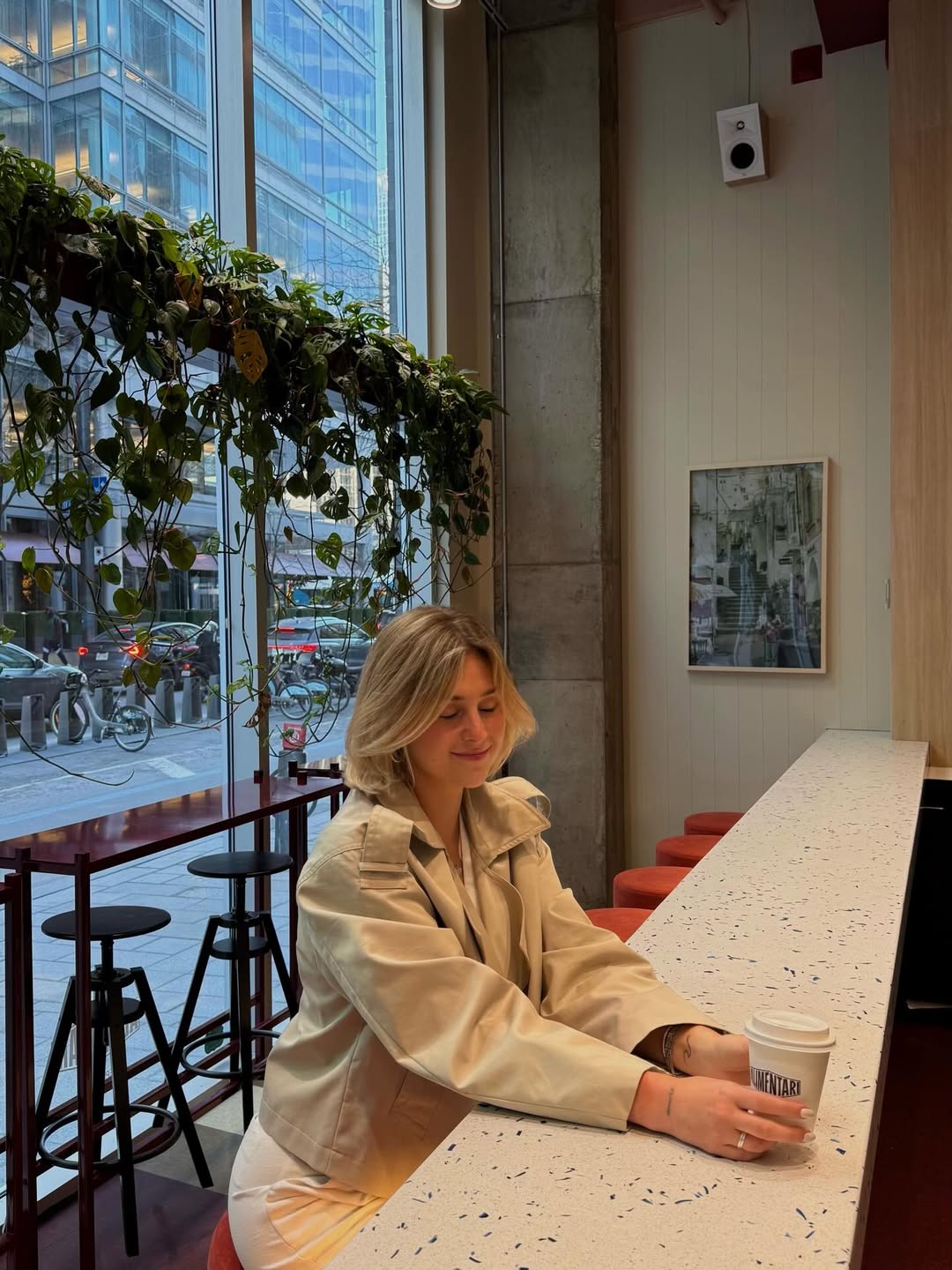 pause café chez Alimentari au centre-ville de Montréal