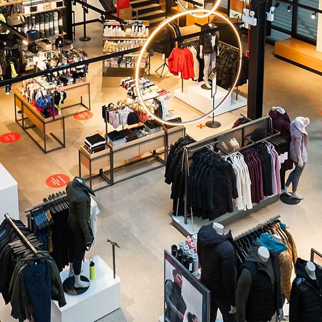 Intérieur du nouveau flagship Lululemon au centre-ville de Montréal